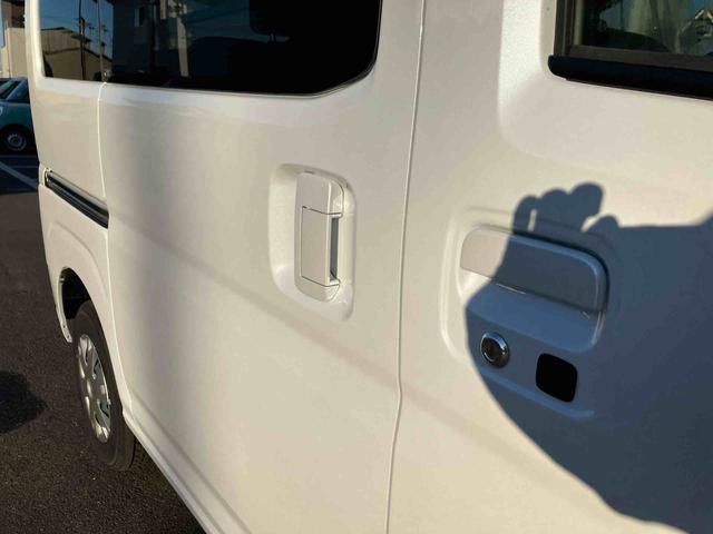 ハイゼットカーゴクルーズターボ 4WD 届出済未使用車4WD CVT 660cc ターボ ディスプレイオーディオ 衝突被害軽減ブレーキ 横滑り防止装置 ABS アイドリングストップ プッシュボタンスタート 両側スライドドア 前席パワーウィンドウ(福島県)の中古車