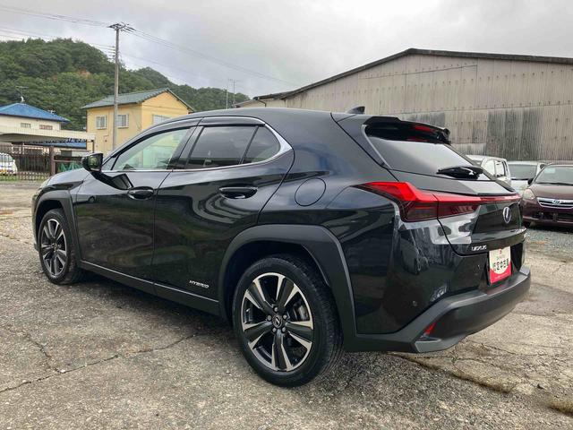 ＵＸＵＸ２５０ｈ　バージョンＬ２ＷＤ　ＣＶＴ　ハイブリッド　シートヒーター　シートエアコン　バックカメラ　サンルーフ　ナビ付き　ドライブレコーダー　プッシュボタンスタート　ＥＴＣ付き（福島県）の中古車