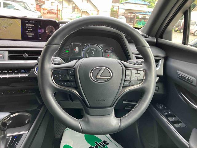 ＵＸＵＸ２５０ｈ　バージョンＬ２ＷＤ　ＣＶＴ　ハイブリッド　シートヒーター　シートエアコン　バックカメラ　サンルーフ　ナビ付き　ドライブレコーダー　プッシュボタンスタート　ＥＴＣ付き（福島県）の中古車