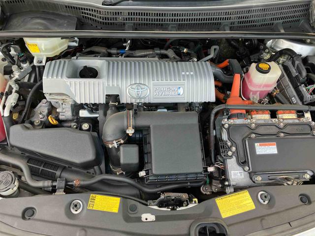 プリウスＰＨＶＳ２ＷＤ　ＣＶＴ　ハイブリッド　運転席・助手席シートヒーター　バックカメラ　ナビ付き　プッシュボタンスタート　運転席・助手席ＳＲＳエアバッグ（福島県）の中古車
