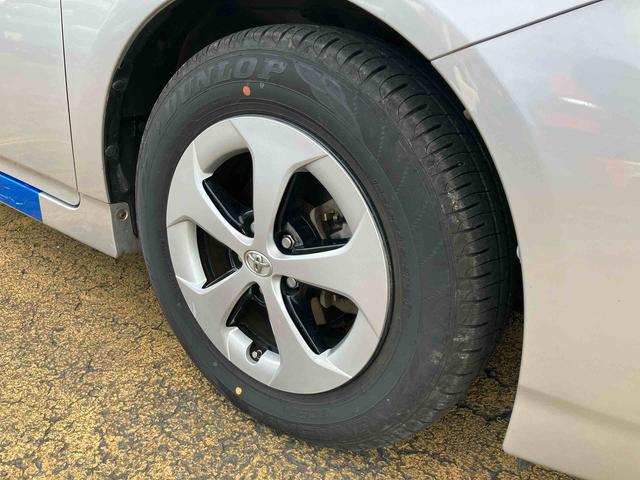 プリウスＰＨＶＳ２ＷＤ　ＣＶＴ　ハイブリッド　運転席・助手席シートヒーター　バックカメラ　ナビ付き　プッシュボタンスタート　運転席・助手席ＳＲＳエアバッグ（福島県）の中古車