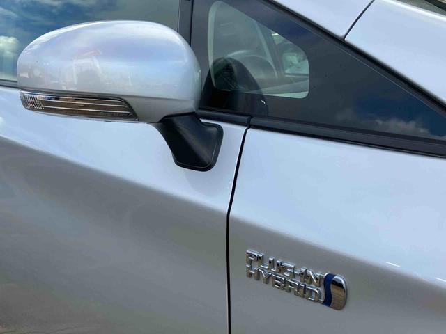 プリウスＰＨＶＳ２ＷＤ　ＣＶＴ　ハイブリッド　運転席・助手席シートヒーター　バックカメラ　ナビ付き　プッシュボタンスタート　運転席・助手席ＳＲＳエアバッグ（福島県）の中古車