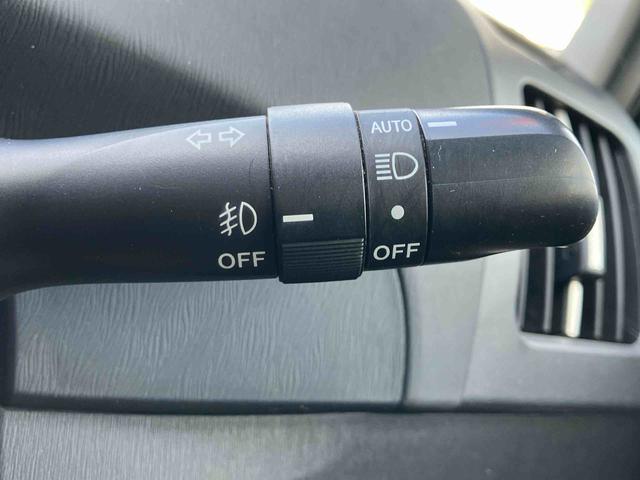 プリウスＰＨＶＳ２ＷＤ　ＣＶＴ　ハイブリッド　運転席・助手席シートヒーター　バックカメラ　ナビ付き　プッシュボタンスタート　運転席・助手席ＳＲＳエアバッグ（福島県）の中古車