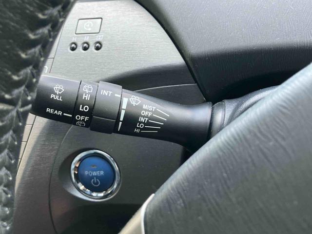 プリウスＰＨＶＳ２ＷＤ　ＣＶＴ　ハイブリッド　運転席・助手席シートヒーター　バックカメラ　ナビ付き　プッシュボタンスタート　運転席・助手席ＳＲＳエアバッグ（福島県）の中古車