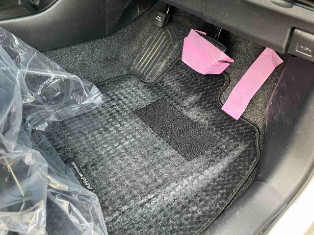 プリウスＰＨＶＳ２ＷＤ　ＣＶＴ　ハイブリッド　運転席・助手席シートヒーター　バックカメラ　ナビ付き　プッシュボタンスタート　運転席・助手席ＳＲＳエアバッグ（福島県）の中古車