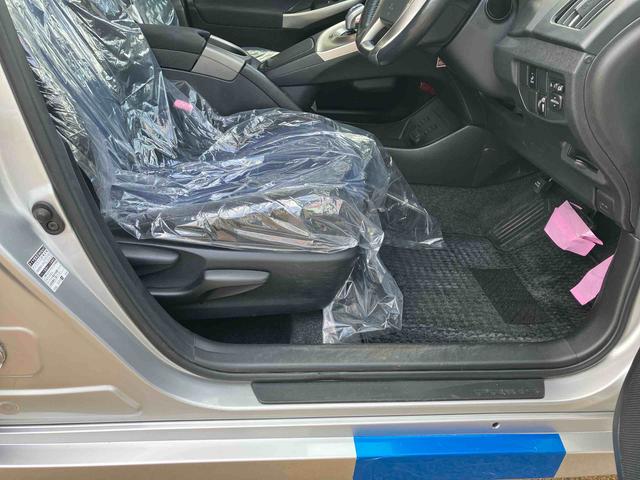 プリウスＰＨＶＳ２ＷＤ　ＣＶＴ　ハイブリッド　運転席・助手席シートヒーター　バックカメラ　ナビ付き　プッシュボタンスタート　運転席・助手席ＳＲＳエアバッグ（福島県）の中古車