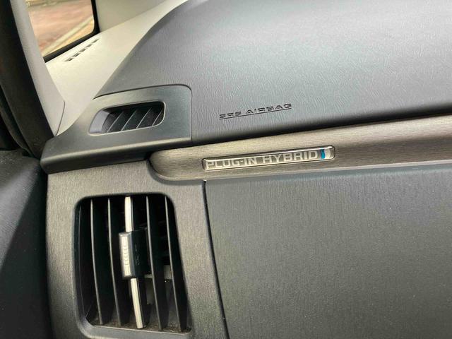 プリウスＰＨＶＳ２ＷＤ　ＣＶＴ　ハイブリッド　運転席・助手席シートヒーター　バックカメラ　ナビ付き　プッシュボタンスタート　運転席・助手席ＳＲＳエアバッグ（福島県）の中古車