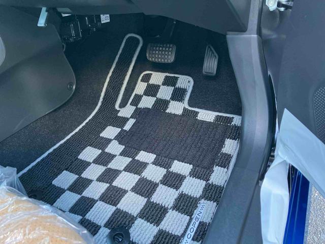 コペンローブ　Ｓオープンカー　２ＷＤ　ＣＶＴ　シートヒーター　ナビ付き　プッシュボタンスタート　運転席・助手席ＳＲＳエアバッグ　アイドリングストップ　フォグランプ（福島県）の中古車