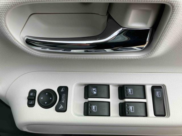 ムーヴキャンバスストライプスＧ２ＷＤ　ＣＶＴ　　スマートアシスト　　シートヒーター　電動パーキングブレーキ　オートホールド機能　プッシュボタンスタート　ベンチシート　衝突警報機能　コーナーセンサー　両側電動スライドドア（福島県）の中古車