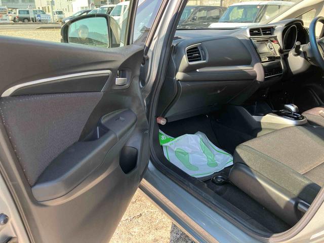 フィットハイブリッドＦパッケージ２ＷＤ　７段ＡＴ　ハイブリッド　ドライブレコーダー付き　ＥＴＣ付き　プッシュボタンスタート（福島県）の中古車