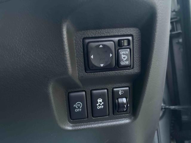 キューブ１５Ｘ　Ｖセレクション４ＷＤ　ＡＴ　アイドリングストップ　電動格納ミラー　オートエアコン　　広々空間　たくさんの収納　オートライト（福島県）の中古車