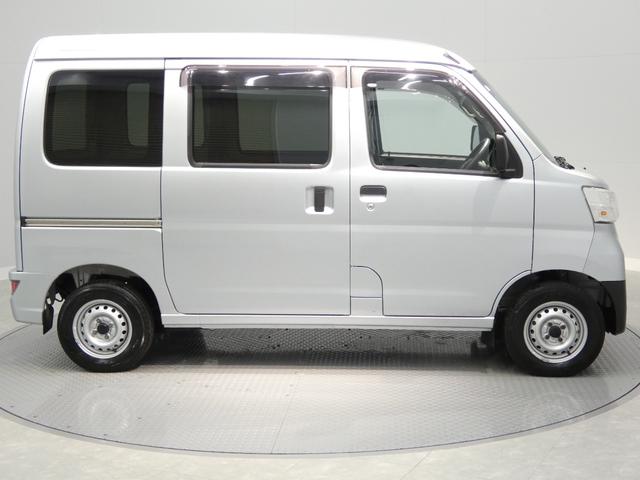 ハイゼットカーゴデラックスＳＡIII４ＷＤ　スマートアシスト　キーレス　　ＡＴ　マニュアルエアコン　ラジオ　パワステ（岩手県）の中古車