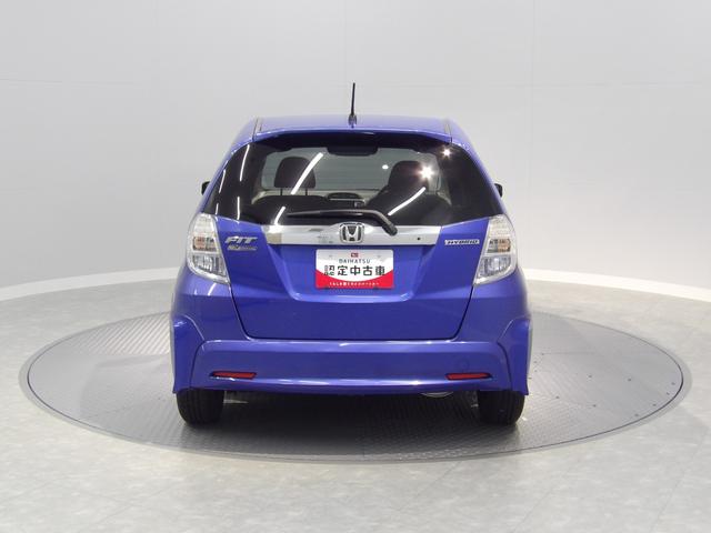 フィットハイブリッドハイブリッド・１０ｔｈアニバーサリーＥＴＣ　スマートキー　フォグランプ　　クルーズコントロール　ＨＩＤヘッドライト　オートエアコン　ステアリングスイッチ（岩手県）の中古車