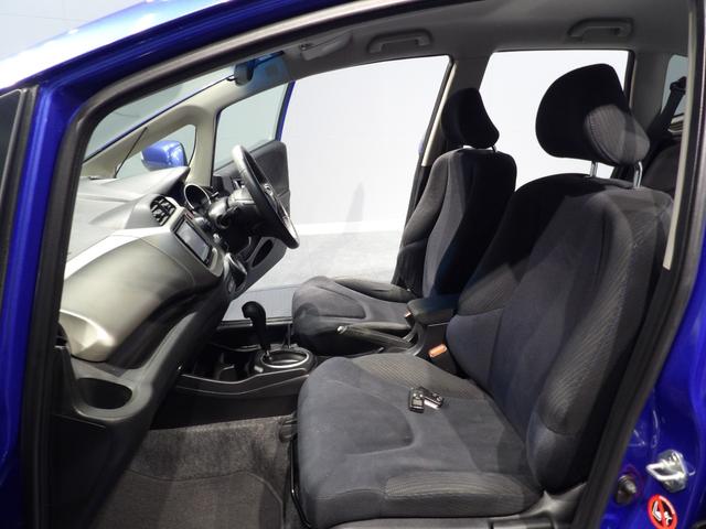 フィットハイブリッドハイブリッド・１０ｔｈアニバーサリーＥＴＣ　スマートキー　フォグランプ　　クルーズコントロール　ＨＩＤヘッドライト　オートエアコン　ステアリングスイッチ（岩手県）の中古車