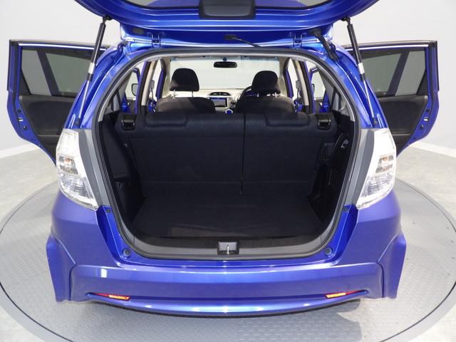 フィットハイブリッドハイブリッド・１０ｔｈアニバーサリーＥＴＣ　スマートキー　フォグランプ　　クルーズコントロール　ＨＩＤヘッドライト　オートエアコン　ステアリングスイッチ（岩手県）の中古車