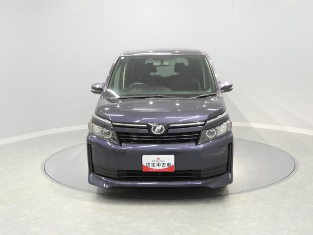 ヴォクシーＸ４ＷＤ　７人乗り　社外ナビ　ＥＴＣ　左側パワースライドドア　リヤオートエアコン　寒冷地仕様　アイドリングストップ（岩手県）の中古車