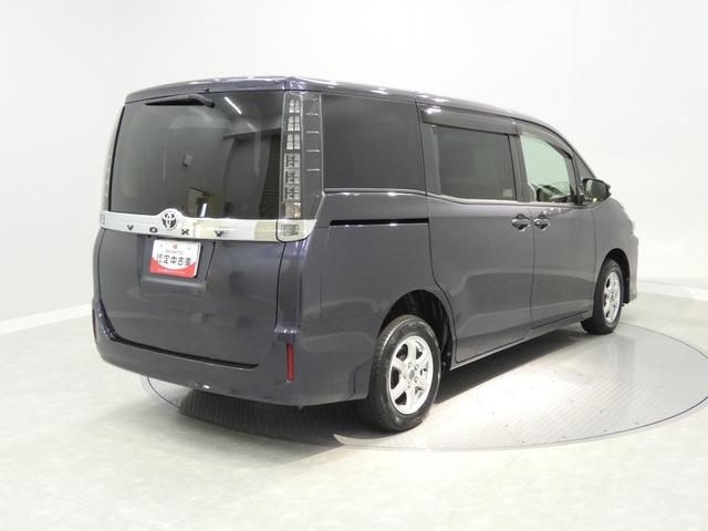 ヴォクシーＸ４ＷＤ　７人乗り　社外ナビ　ＥＴＣ　左側パワースライドドア　リヤオートエアコン　寒冷地仕様　アイドリングストップ（岩手県）の中古車