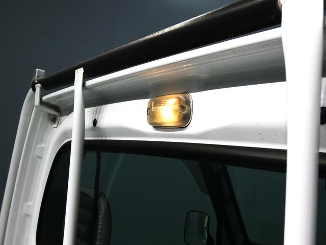サンバートラックTB4WD 5MT エアコン パワステ CD パートタイム4WD 荷台作業灯 三方開 4気筒エンジン(岩手県)の中古車