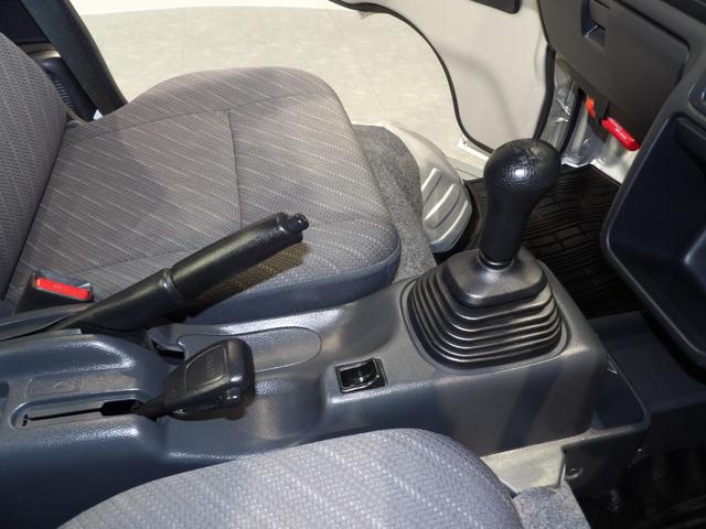 スーパーキャリイＸ４ＷＤ　５ＭＴ　　リクライニングシート　　フォグランプ　キーレス　パワーウィンドウ　運転席助手席エアバッグ　ＡＢＳ　オーバーヘッドシェルフ　作業灯　背面収納スペース（岩手県）の中古車