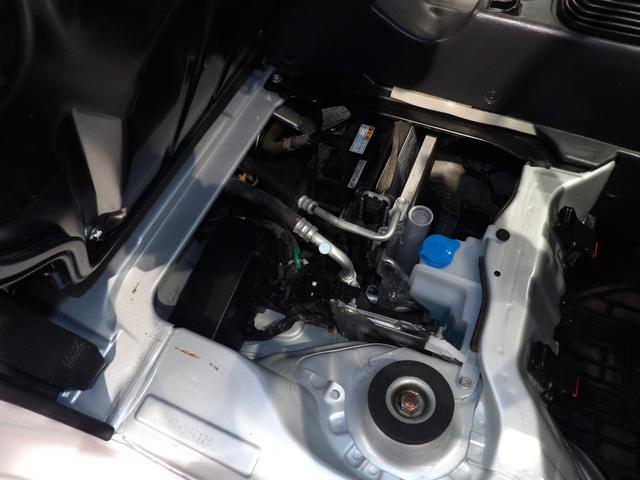 スーパーキャリイＸ４ＷＤ　５ＭＴ　　リクライニングシート　　フォグランプ　キーレス　パワーウィンドウ　運転席助手席エアバッグ　ＡＢＳ　オーバーヘッドシェルフ　作業灯　背面収納スペース（岩手県）の中古車