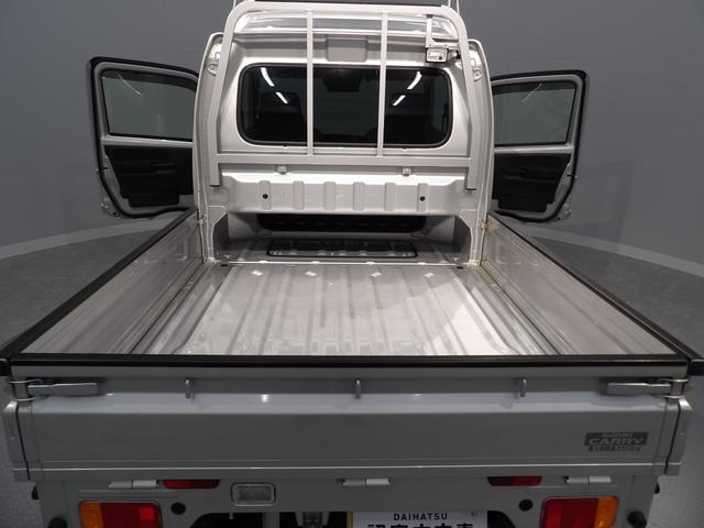 スーパーキャリイＸ４ＷＤ　５ＭＴ　　リクライニングシート　　フォグランプ　キーレス　パワーウィンドウ　運転席助手席エアバッグ　ＡＢＳ　オーバーヘッドシェルフ　作業灯　背面収納スペース（岩手県）の中古車
