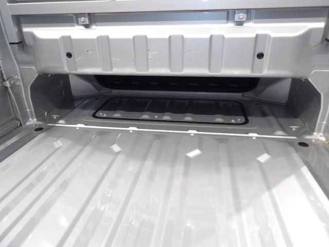 スーパーキャリイＸ４ＷＤ　５ＭＴ　　リクライニングシート　　フォグランプ　キーレス　パワーウィンドウ　運転席助手席エアバッグ　ＡＢＳ　オーバーヘッドシェルフ　作業灯　背面収納スペース（岩手県）の中古車