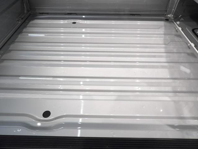 スーパーキャリイＸ４ＷＤ　５ＭＴ　　リクライニングシート　　フォグランプ　キーレス　パワーウィンドウ　運転席助手席エアバッグ　ＡＢＳ　オーバーヘッドシェルフ　作業灯　背面収納スペース（岩手県）の中古車