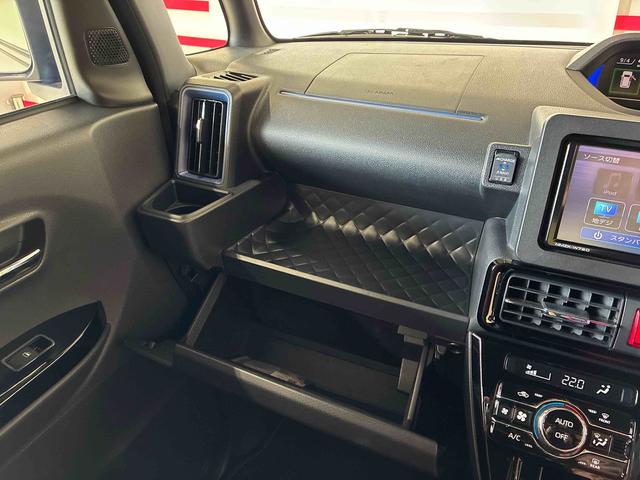 タントカスタムＲＳ４ＷＤ　ターボ　スマアシ（衝突安全防止機能）純正ナビ／ドラレコ／リモスタ　全周囲カメラ　ＴＶコントロールキット　クルーズコントロール　両側パワースライドドア　オートエアコン／ライト　ＬＥＤヘッドランプ（秋田県）の中古車