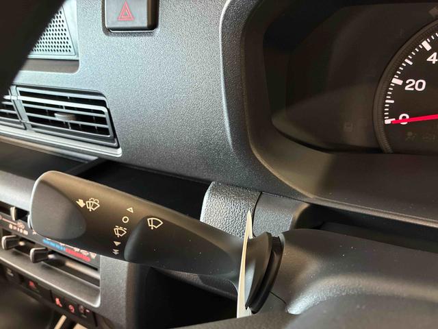 ハイゼットトラックスタンダード　農用スペシャル電子制御式４ＷＤ　スマアシ（衝突安全防止機能）　純正ＡＭＦＭチューナー　マニュアルエアコン　オートライト　ハロゲンヘッドランプ　荷台灯　リヤ４枚リーフスプリング　デュアルエアバッグ　コーナーセンサー（秋田県）の中古車