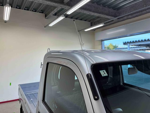 ハイゼットトラックスタンダード　農用スペシャル電子制御式４ＷＤ　スマアシ（衝突安全防止機能）　純正ＡＭＦＭチューナー　マニュアルエアコン　オートライト　ハロゲンヘッドランプ　荷台灯　リヤ４枚リーフスプリング　デュアルエアバッグ　コーナーセンサー（秋田県）の中古車