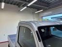 電子制御式４ＷＤ　スマアシ（衝突安全防止機能）　純正ＡＭＦＭチューナー　マニュアルエアコン　オートライト　ハロゲンヘッドランプ　荷台灯　リヤ４枚リーフスプリング　デュアルエアバッグ　コーナーセンサー（秋田県）の中古車