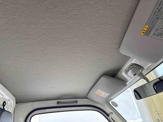 キャリイトラックＫＣエアコン・パワステパートタイム４ＷＤ　ハロゲンヘッドライト　マニュアルエアコン純正ラジオ　リヤ４枚リーフ（秋田県）の中古車