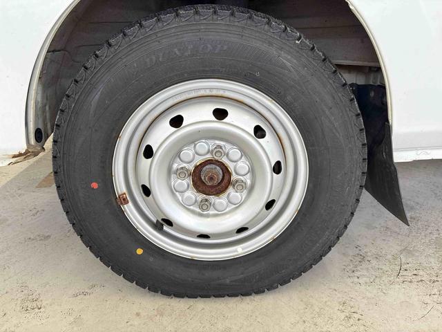 キャリイトラックＫＣエアコン・パワステパートタイム４ＷＤ　ハロゲンヘッドライト　マニュアルエアコン純正ラジオ　リヤ４枚リーフ（秋田県）の中古車