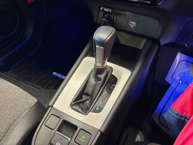 フィットｅ：ＨＥＶホーム２ＷＤ　衝突安全防止機能　ナビ　バックカメラ　クルーズコントロール　オートエアコン／ライト　ＬＥＤヘッド／フォグランプ　キーフリー　ＥＴＣ　サイドカーテンエアバッグ　チルトステアリング　シートリフター（秋田県）の中古車