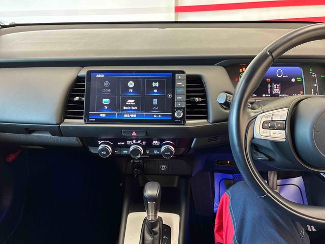 フィットｅ：ＨＥＶホーム２ＷＤ　衝突安全防止機能　ナビ　バックカメラ　クルーズコントロール　オートエアコン／ライト　ＬＥＤヘッド／フォグランプ　キーフリー　ＥＴＣ　サイドカーテンエアバッグ　チルトステアリング　シートリフター（秋田県）の中古車