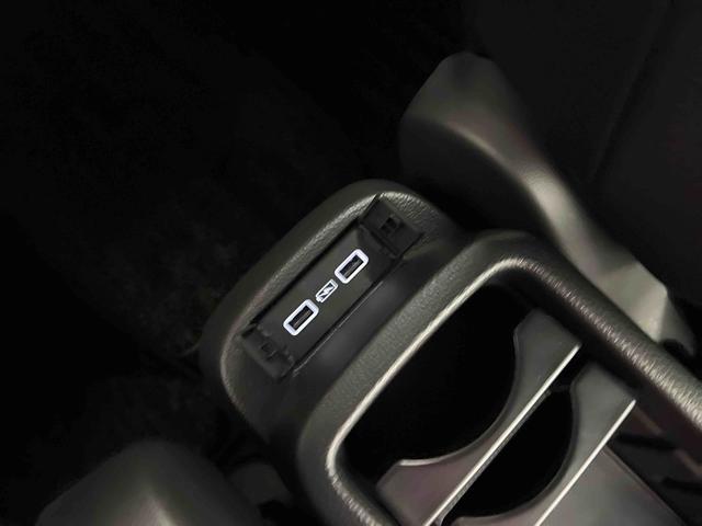 フィットｅ：ＨＥＶホーム２ＷＤ　衝突安全防止機能　ナビ　バックカメラ　クルーズコントロール　オートエアコン／ライト　ＬＥＤヘッド／フォグランプ　キーフリー　ＥＴＣ　サイドカーテンエアバッグ　チルトステアリング　シートリフター（秋田県）の中古車