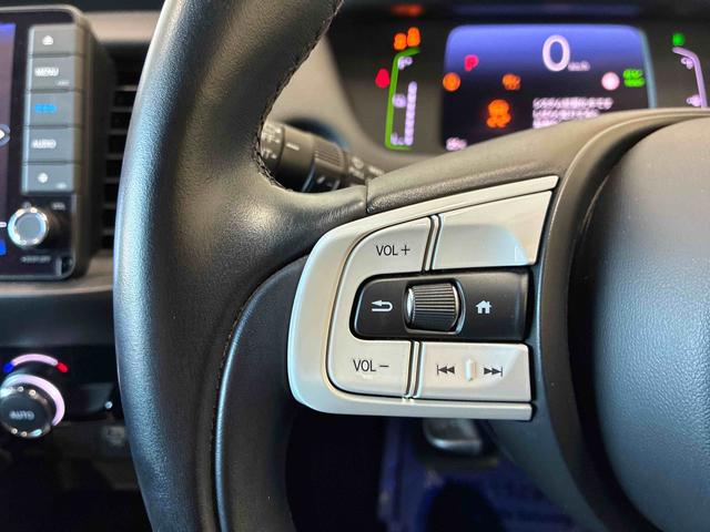 フィットｅ：ＨＥＶホーム２ＷＤ　衝突安全防止機能　ナビ　バックカメラ　クルーズコントロール　オートエアコン／ライト　ＬＥＤヘッド／フォグランプ　キーフリー　ＥＴＣ　サイドカーテンエアバッグ　チルトステアリング　シートリフター（秋田県）の中古車