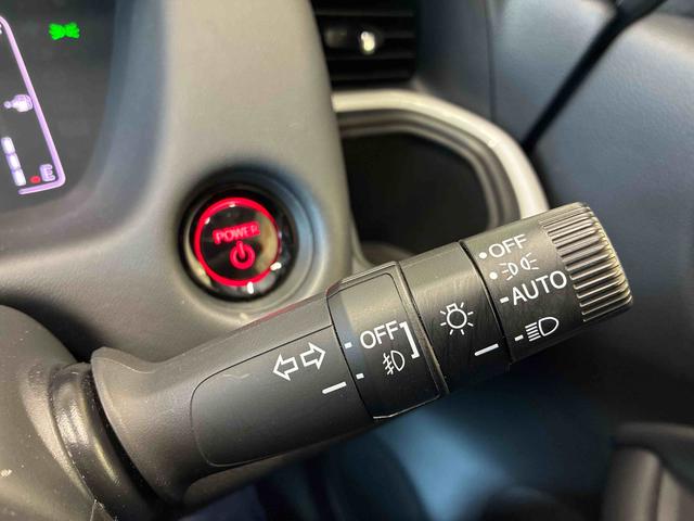 フィットｅ：ＨＥＶホーム２ＷＤ　衝突安全防止機能　ナビ　バックカメラ　クルーズコントロール　オートエアコン／ライト　ＬＥＤヘッド／フォグランプ　キーフリー　ＥＴＣ　サイドカーテンエアバッグ　チルトステアリング　シートリフター（秋田県）の中古車