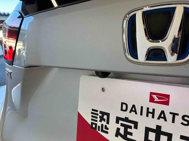 フィットｅ：ＨＥＶホーム２ＷＤ　衝突安全防止機能　ナビ　バックカメラ　クルーズコントロール　オートエアコン／ライト　ＬＥＤヘッド／フォグランプ　キーフリー　ＥＴＣ　サイドカーテンエアバッグ　チルトステアリング　シートリフター（秋田県）の中古車