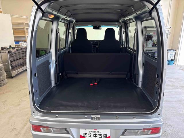 ハイゼットカーゴデラックスＳＡIIIパートタイム４ＷＤ　純正ラジオ　ＬＥＤヘッドライト　マニュアルエアコン　スマートアシスト（予防安全装置）　ＶＳＣ（横滑り防止機能）　オートライト／ハイビーム　キーレスエントリー（秋田県）の中古車