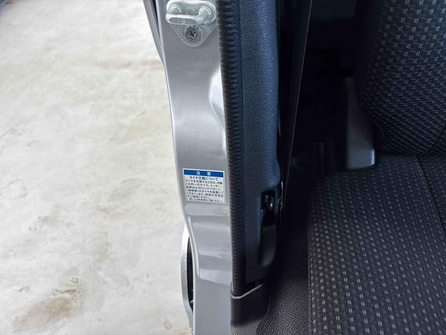 ハイゼットカーゴデラックスＳＡIIIパートタイム４ＷＤ　純正ラジオ　ＬＥＤヘッドライト　マニュアルエアコン　スマートアシスト（予防安全装置）　ＶＳＣ（横滑り防止機能）　オートライト／ハイビーム　キーレスエントリー（秋田県）の中古車
