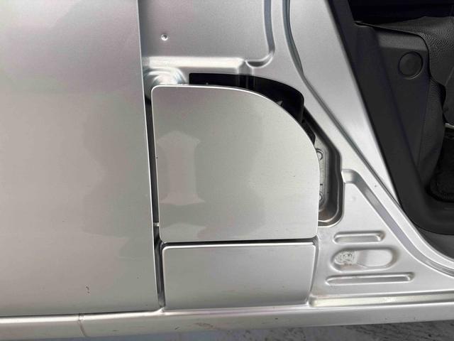 ハイゼットカーゴデラックスＳＡIIIパートタイム４ＷＤ　純正ラジオ　ＬＥＤヘッドライト　マニュアルエアコン　スマートアシスト（予防安全装置）　ＶＳＣ（横滑り防止機能）　オートライト／ハイビーム　キーレスエントリー（秋田県）の中古車