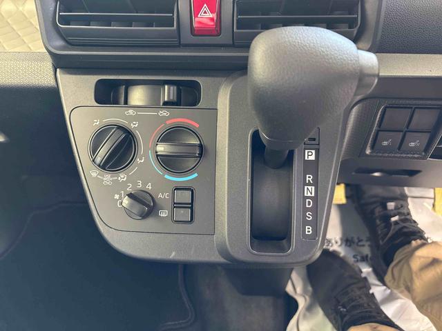 タントＬ４ＷＤ　純正ナビ　ＬＥＤヘッドライト　マニュアルエアコン　コーナーセンサー　オートライト／ハイビーム／電動ドアミラー　運転席・助手席シートヒーター　ＶＳＣ（横滑り防止機能）（秋田県）の中古車