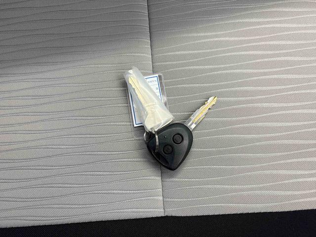 ミライースＬ　ＳＡIII４ＷＤ　純正ナビ　バックカメラ　ドライブレコーダー　キーレスエントリー　ハロゲンヘッドライト　コーナーセンサー　オートライト／ハイビーム　マニュアルエアコン　ＶＳＣ（横滑り防止機能）（秋田県）の中古車