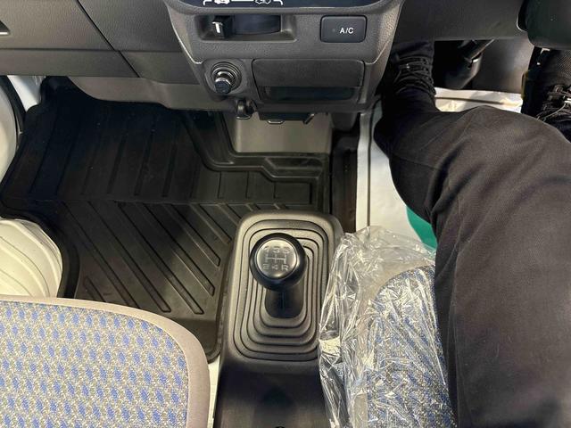 アクティトラックＳＤＸ４ＷＤ　純正ラジオ　ハロゲンヘッドライト　荷台作業灯　マニュアルエアコン（秋田県）の中古車