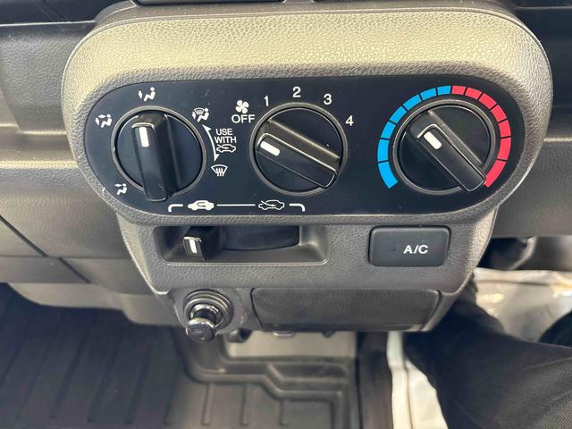 アクティトラックＳＤＸ４ＷＤ　純正ラジオ　ハロゲンヘッドライト　荷台作業灯　マニュアルエアコン（秋田県）の中古車