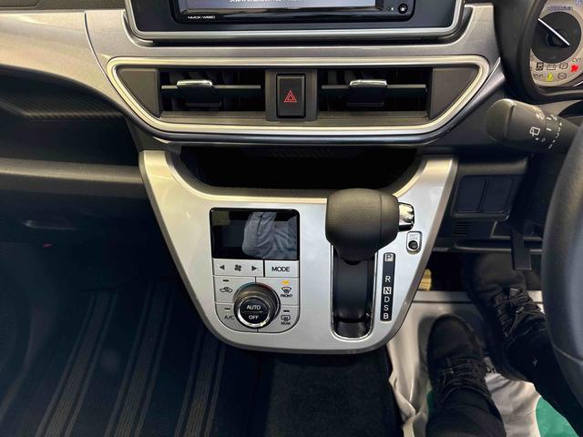 キャストアクティバＧ　ＳＡIII４ＷＤ　純正ナビ　バックカメラ　ステアリングスイッチ　オートエアコン／ライト／電動ドアミラー　ＬＥＤヘッドライト　フォグランプ　ＤＡＣ　ＥＴＣ　チルトステアリング　運転席シートリフター（秋田県）の中古車