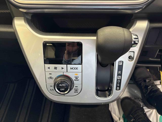 キャストアクティバＧ　ＳＡIII４ＷＤ　純正ナビ　バックカメラ　ステアリングスイッチ　オートエアコン／ライト／電動ドアミラー　ＬＥＤヘッドライト　フォグランプ　ＤＡＣ　ＥＴＣ　チルトステアリング　運転席シートリフター（秋田県）の中古車