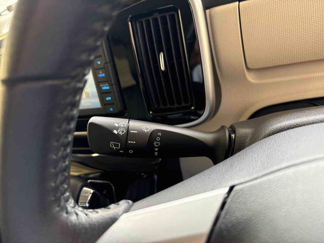ムーヴキャンバスGブラックインテリアリミテッド SAIII4WD DVDチューナー パノラマモニター ステアリングスイッチ LEDヘッドライト/フォグランプ オートエアコン/ライト/ハイビーム/電動ドアミラー 両側電動スライドドア 運転席シートリフター(秋田県)の中古車