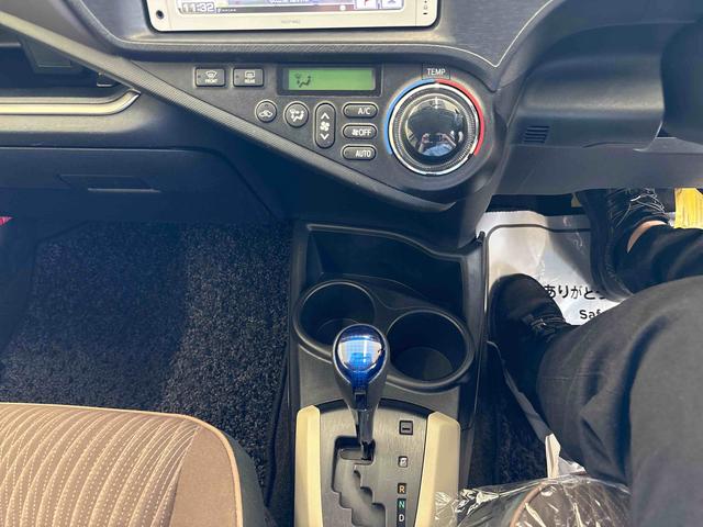 アクアＧ純正ナビ　踏み間違い防止　ハロゲンヘッドライト　ＥＴＣ　オートエアコン　純正アルミホイール　運転席シートリフター　電動格納ドアミラー　フロントシールドディアイサー　社外品ドライブレコーダー（前後）（秋田県）の中古車